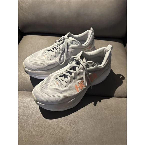 EUC WOMEN’S HOKA ONE BONDI 8 SIZE 11 B WIDE GREY PINK SHOES - Picture 2 of 12